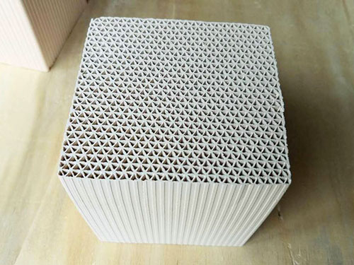 蜂窩狀沸石分子篩